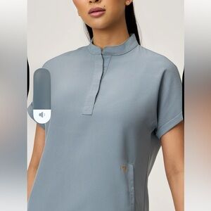 NOVA 2-POCKET OVERSIZED SCRUB TOP